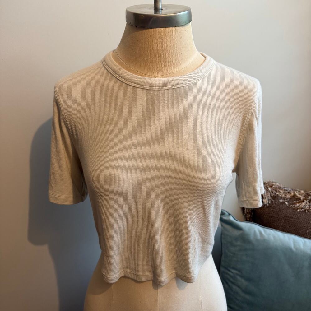 Lululemon Ribbed Cropped Tshirt